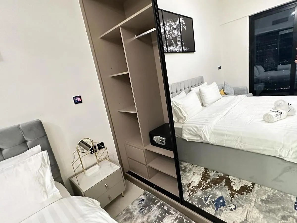 Binghatti Canal Suites Smart Home By Kings Holiday Dubai