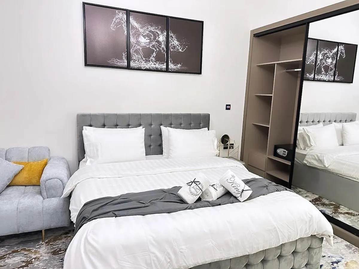 Binghatti Canal Suites Smart Home By Kings Holiday Dubai 0*,  United Arab Emirates